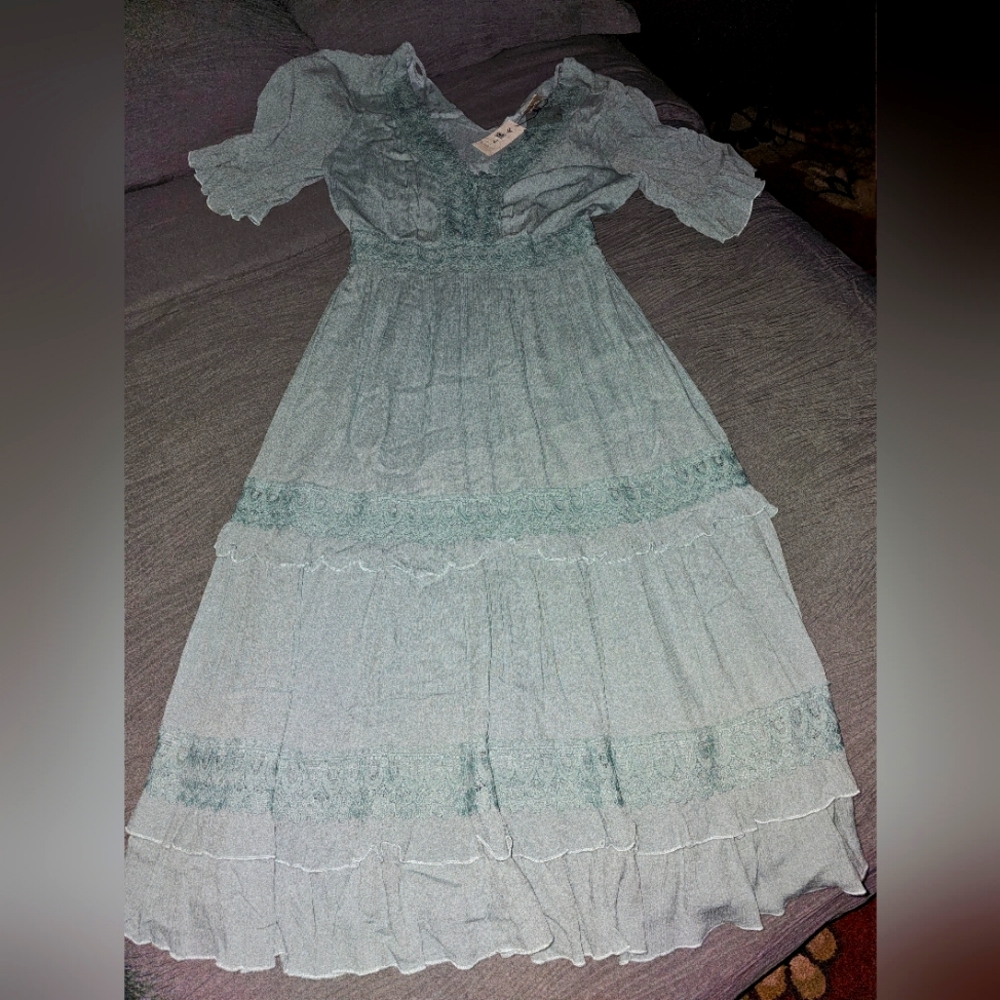 Starling Reine Midi Dress